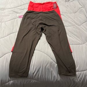 NWT 2 Pair Satina Capri Leggings XL